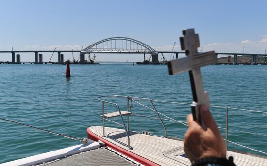 Crimean Bridge blessed in Kerch