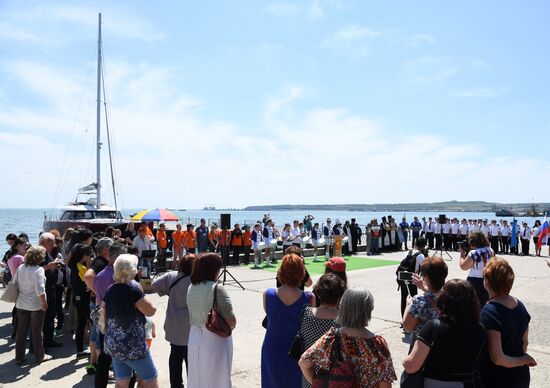 Crimean Bridge blessed in Kerch