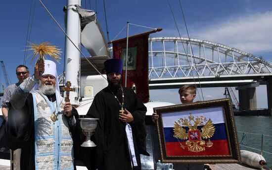 Crimean Bridge blessed in Kerch