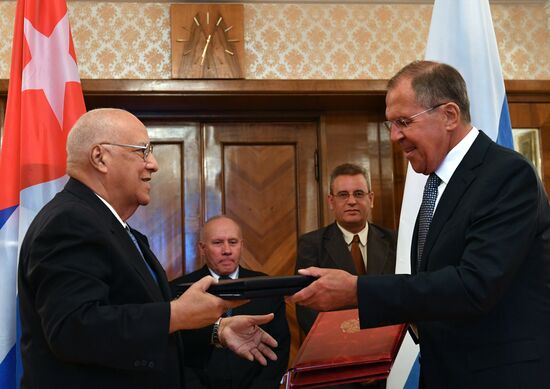 Russian Foreign Minister Lavrov meets with Vice President Cabrisas of the Council of Ministers of Cuba