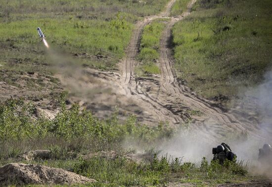 Javelin anti-tank missiles tested in Ukraine