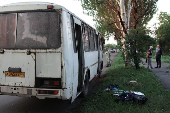 Bus explodes in Debaltsevo