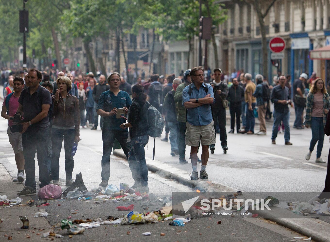 Mass protests in Paris against government reforms