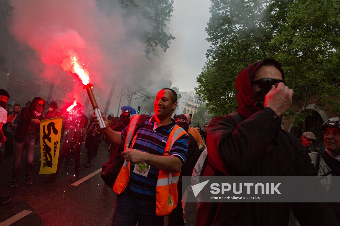 Mass protests in Paris against government reforms
