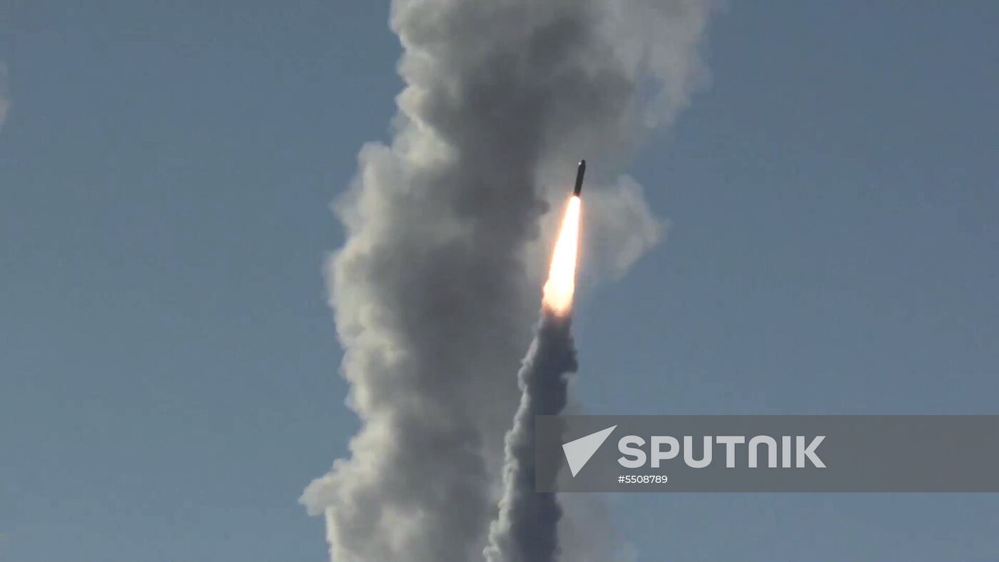 Four Bulava ballistic missiles launched at Kura training ground from submarine cruiser Yury Dolgoruky