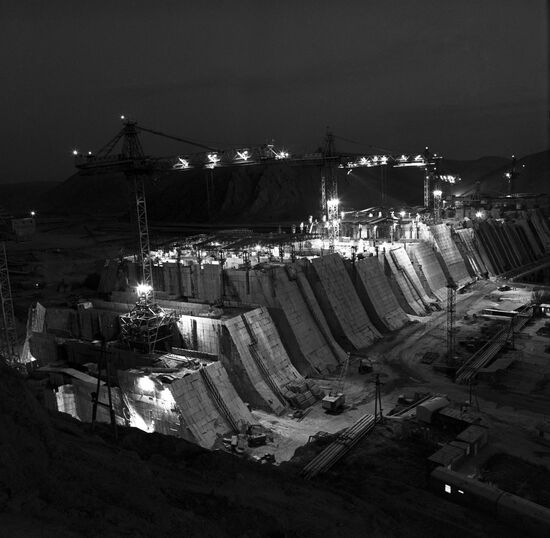 Construction of Andizhan hydroelectric power station
