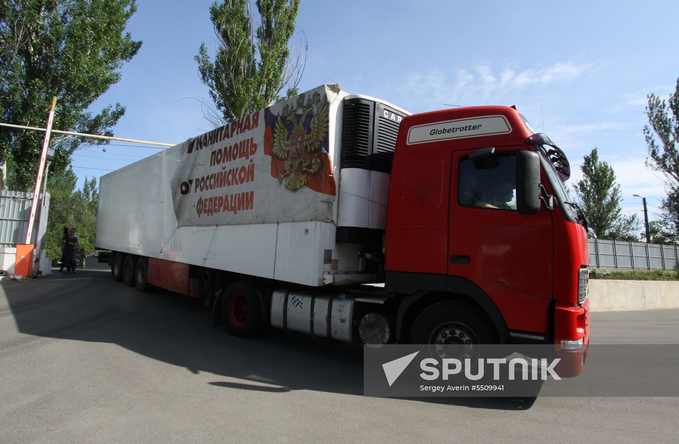Russian humanitarian convoy arrives in Donetsk
