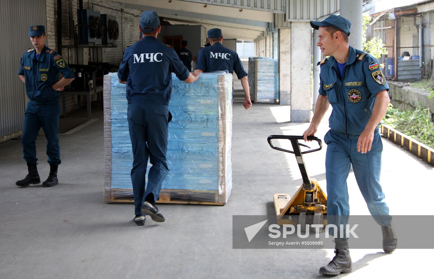 Russian humanitarian convoy arrives in Donetsk