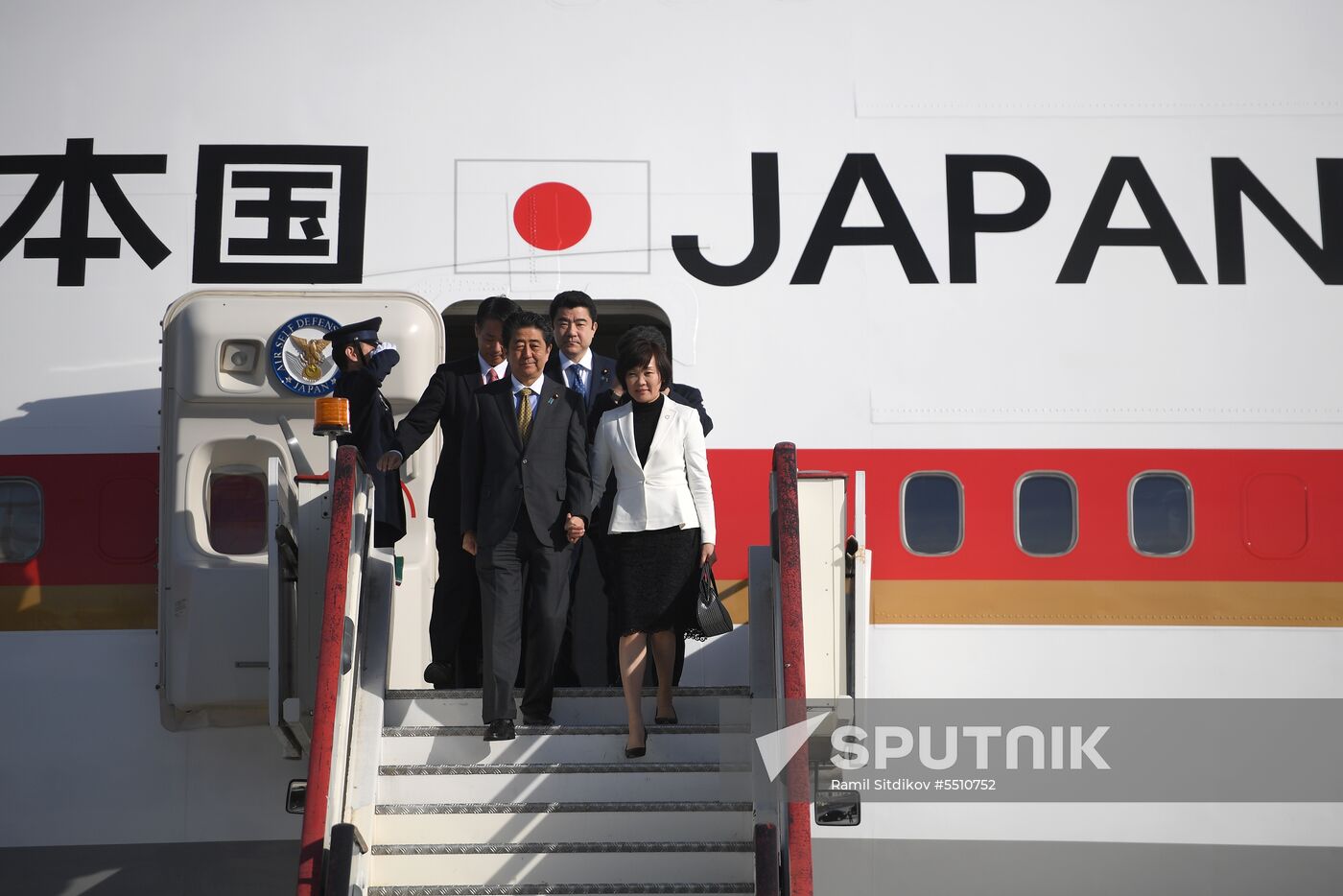 Japanese Prime Minister Shinzo Abe arrives in St. Petersburg