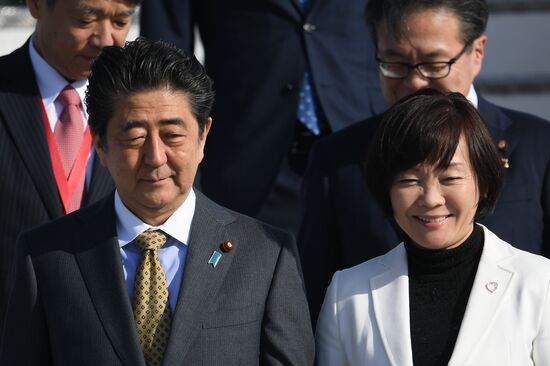 Japanese Prime Minister Shinzo Abe arrives in St. Petersburg