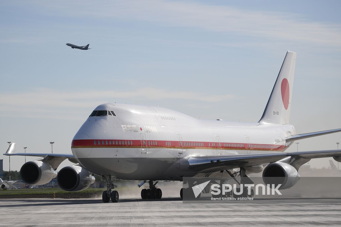 Japanese Prime Minister Shinzo Abe arrives in St. Petersburg