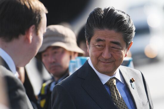 Japanese Prime Minister Shinzo Abe arrives in St. Petersburg