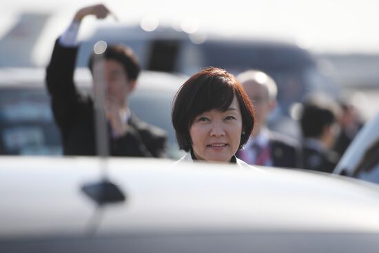 Japanese Prime Minister Shinzo Abe arrives in St. Petersburg