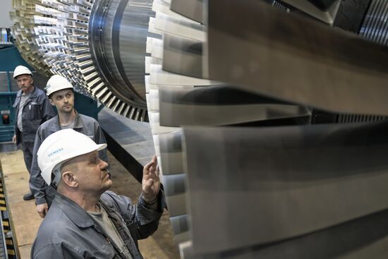 Opening of new shop at Siemens plant in St. Petersburg