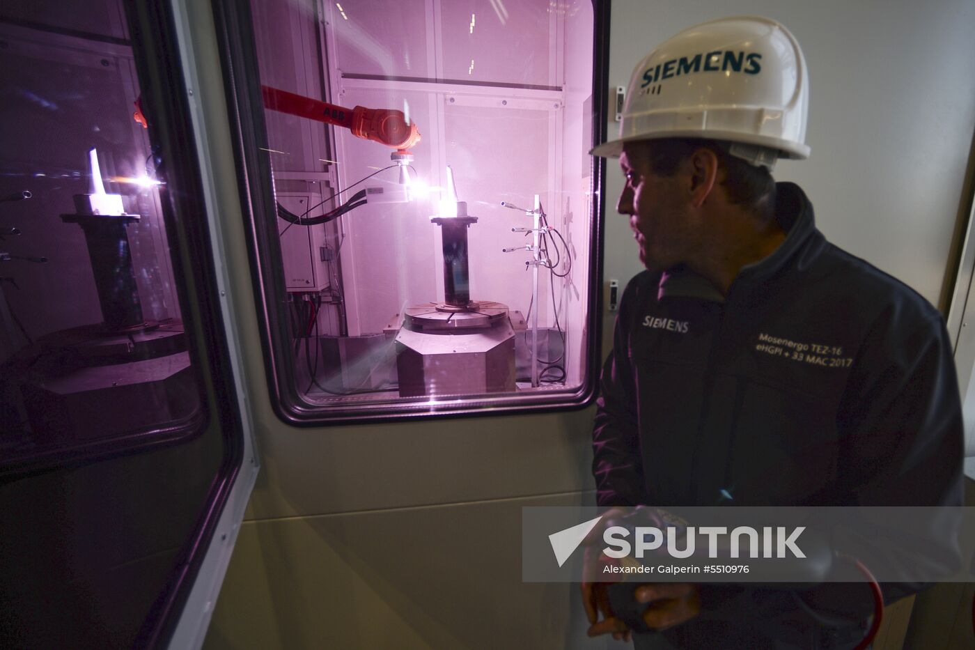 Opening of new shop at Siemens plant in St. Petersburg
