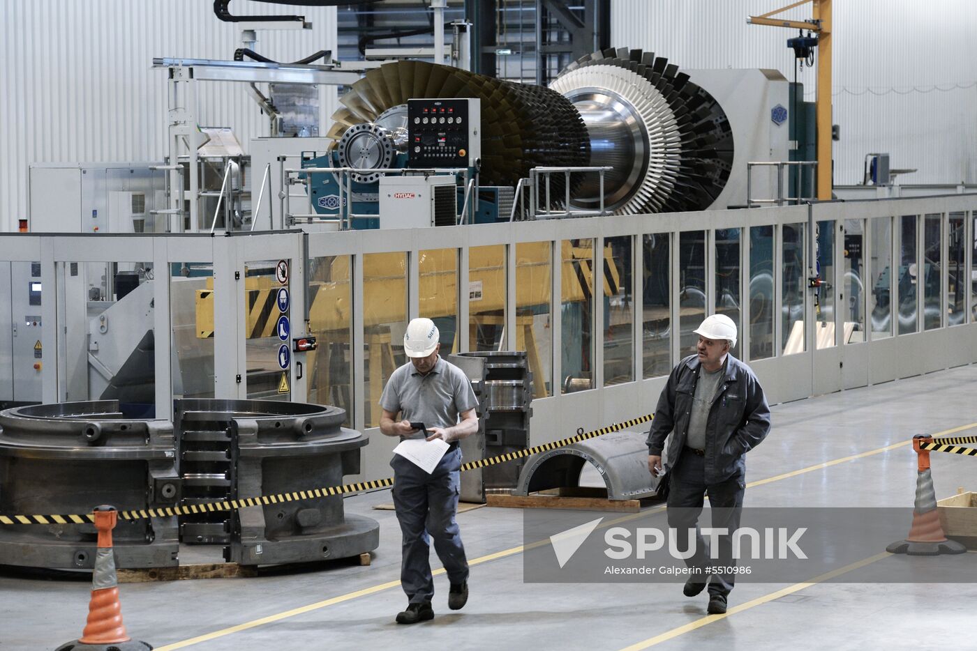 Opening of new shop at Siemens plant in St. Petersburg