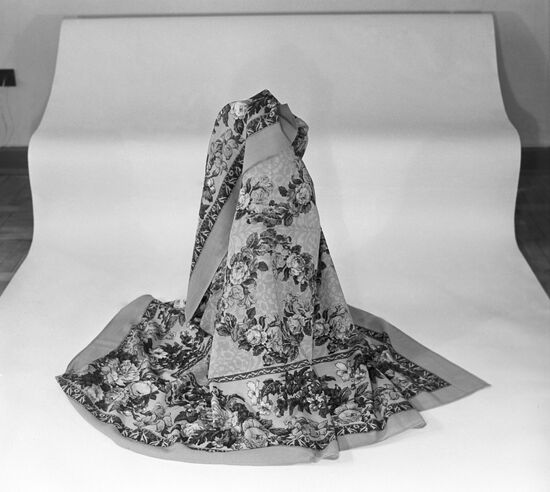 Shawl from Pavlovsky Posad