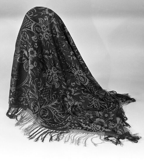 Shawl from Pavlovsky Posad