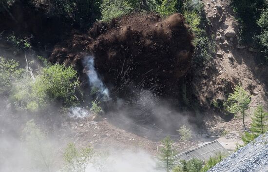 Punggye-ri nuclear test site in North Korea demolished