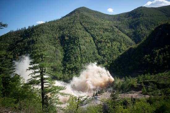 Punggye-ri nuclear test site in North Korea demolished