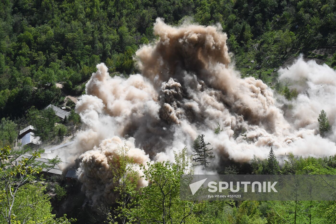 Punggye-ri nuclear test site in North Korea demolished