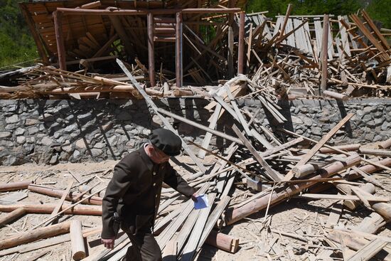 Punggye-ri nuclear test site in North Korea demolished