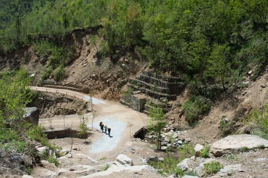 Punggye-ri nuclear test site in North Korea demolished