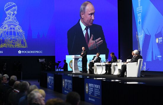 President Putin attends 2018 St. Petersburg International Economic Forum