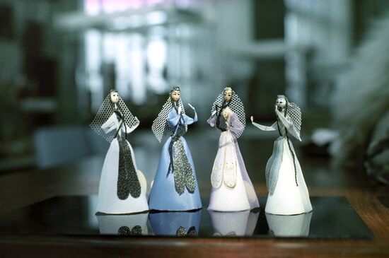 Dolls in national Georgian dresses
