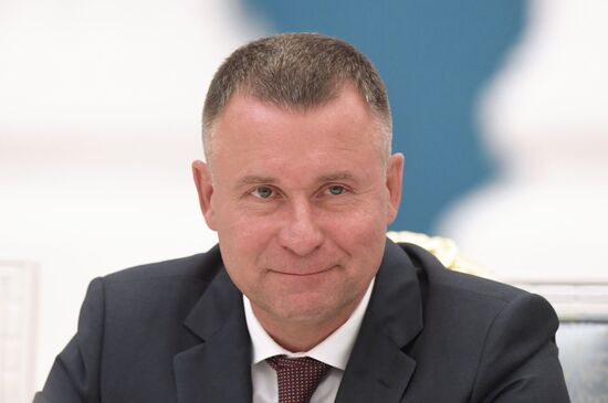 President Vladimir Putin holds a meeting with Government members