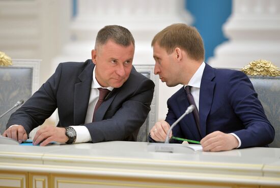 President Vladimir Putin holds a meeting with Government members