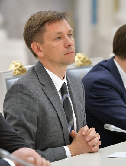 President Vladimir Putin holds a meeting with Government members
