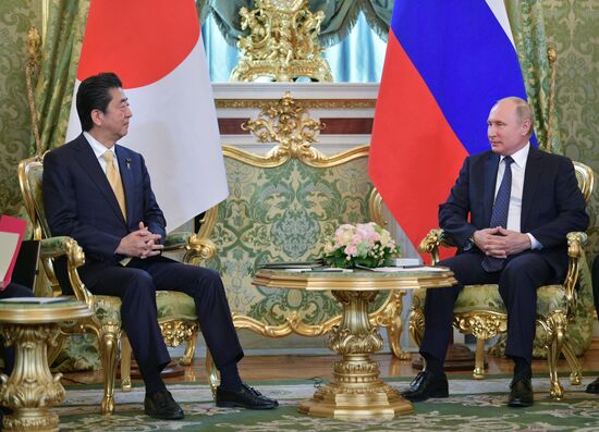 Vladimir Putin holds talks with Japanese Prime Minister Shinzo Abe