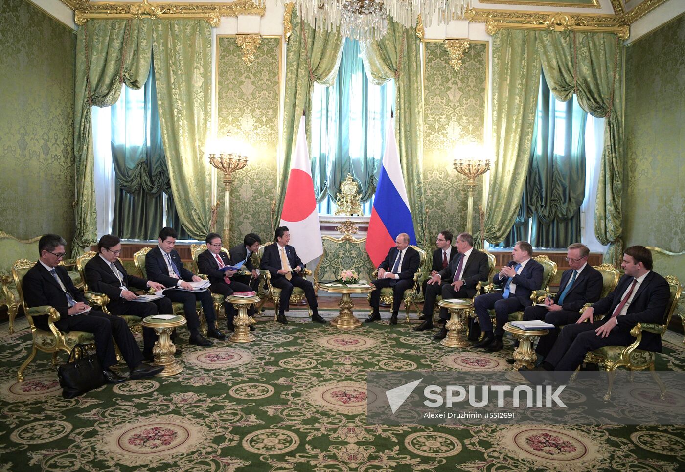 Vladimir Putin holds talks with Japanese Prime Minister Shinzo Abe