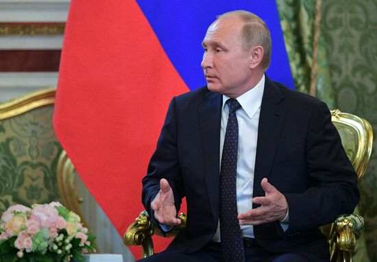 Vladimir Putin holds talks with Japanese Prime Minister Shinzo Abe