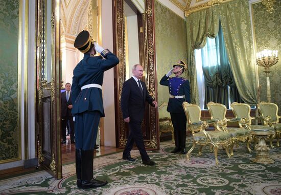 Vladimir Putin holds talks with Japanese Prime Minister Shinzo Abe