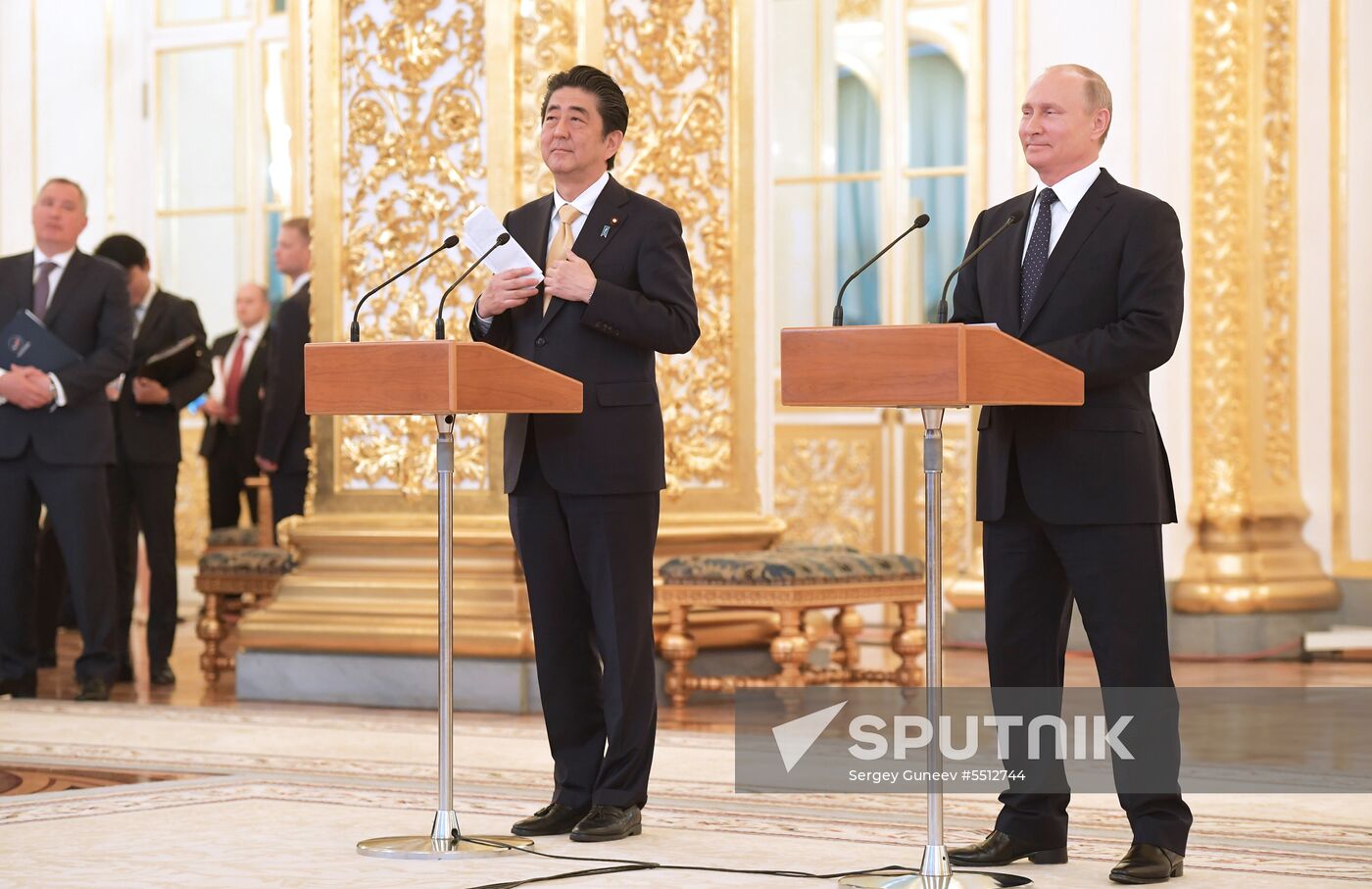 Vladimir Putin holds talks with Japanese Prime Minister Shinzo Abe