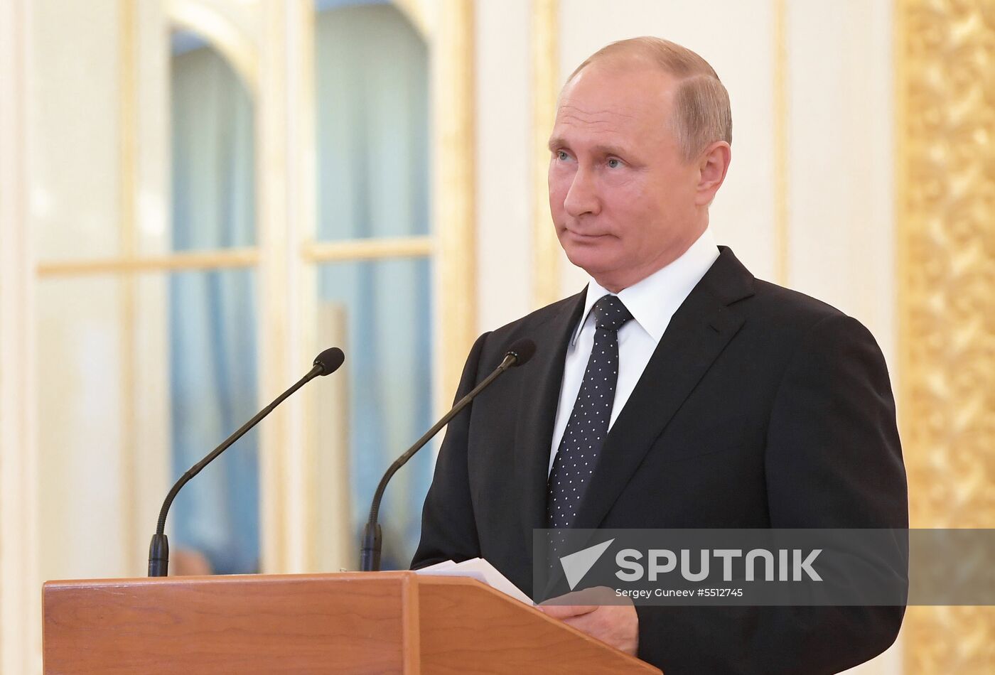 Vladimir Putin holds talks with Japanese Prime Minister Shinzo Abe