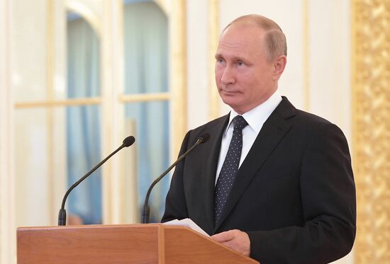 Vladimir Putin holds talks with Japanese Prime Minister Shinzo Abe