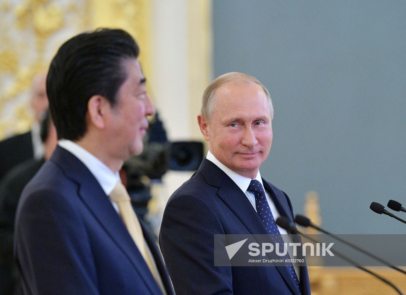 Vladimir Putin holds talks with Japanese Prime Minister Shinzo Abe
