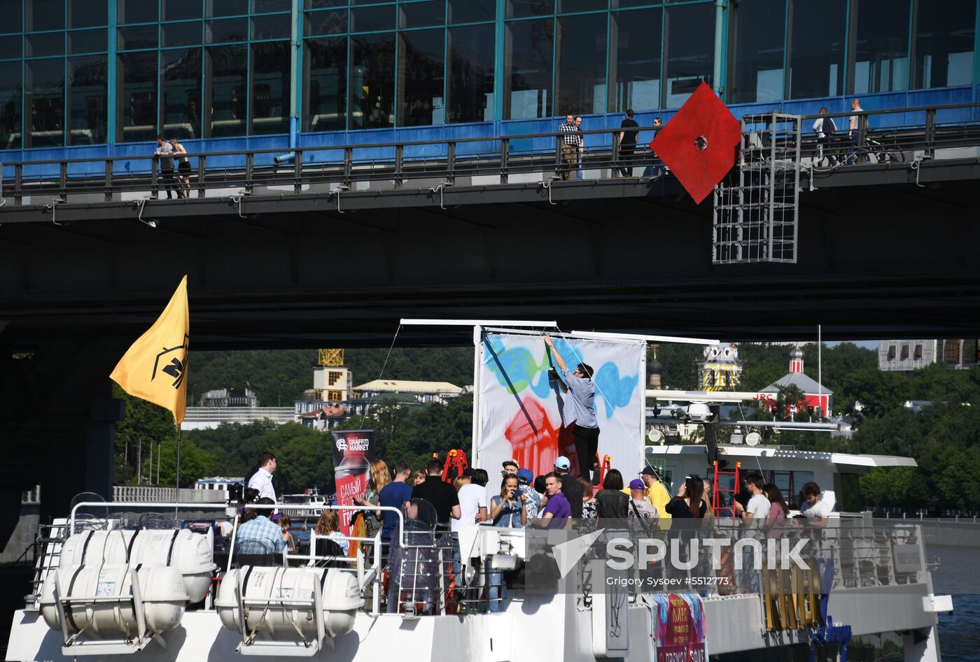 Next Proekt 3D graffiti world championship on River Moskva