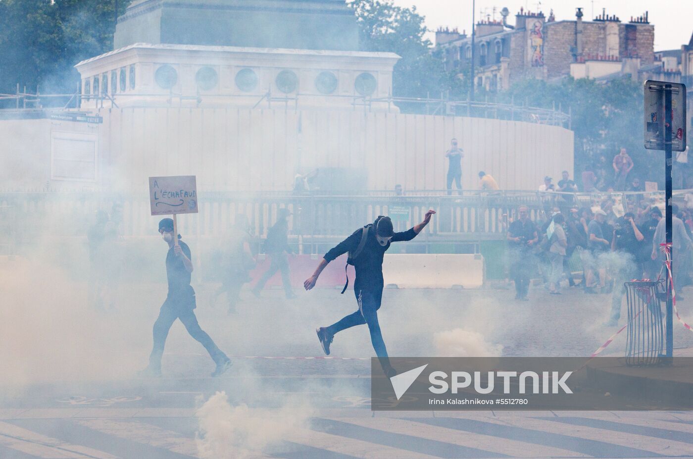 Anti-government rally in Paris