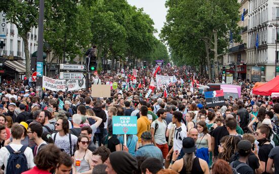 Anti-government rally in Paris