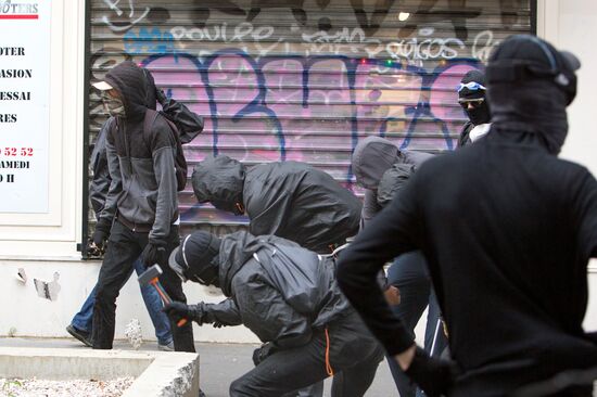 Anti-government rally in Paris