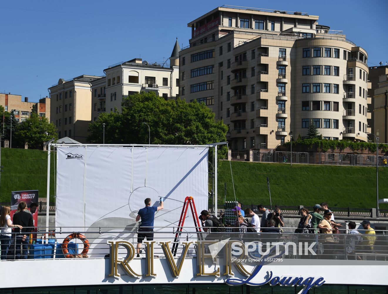 Next Proekt 3D graffiti world championship on River Moskva