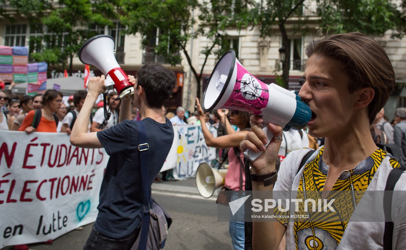 Anti-government rally in Paris