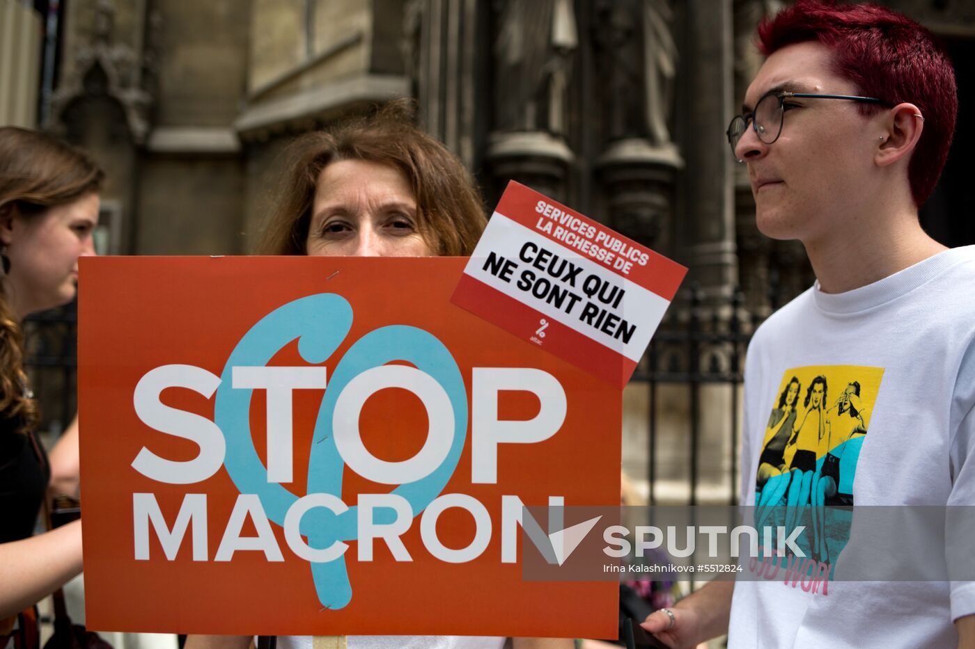 Anti-government rally in Paris