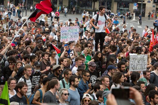 Anti-government rally in Paris