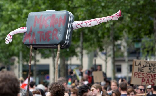 Anti-government rally in Paris