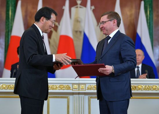 Vladimir Putin holds talks with Japanese Prime Minister Shinzo Abe